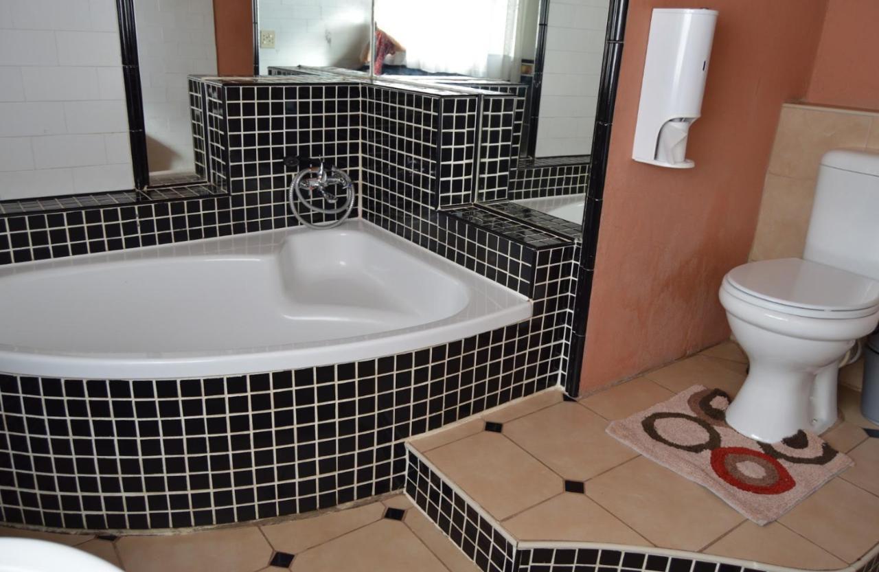 House Ebony B&B Newcastle Extérieur photo